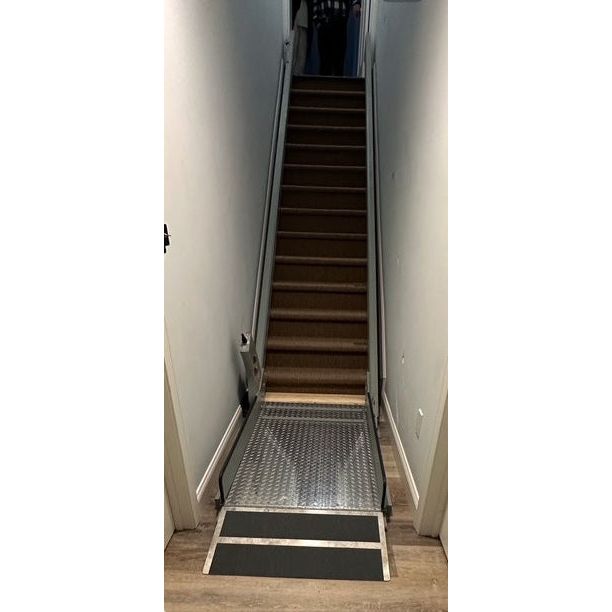 Incline Platform Wheelchair Lift