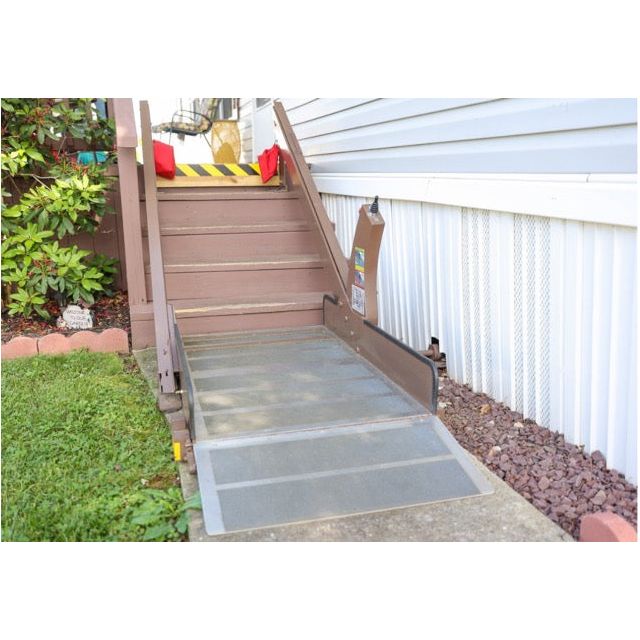 Incline Platform Wheelchair Lift